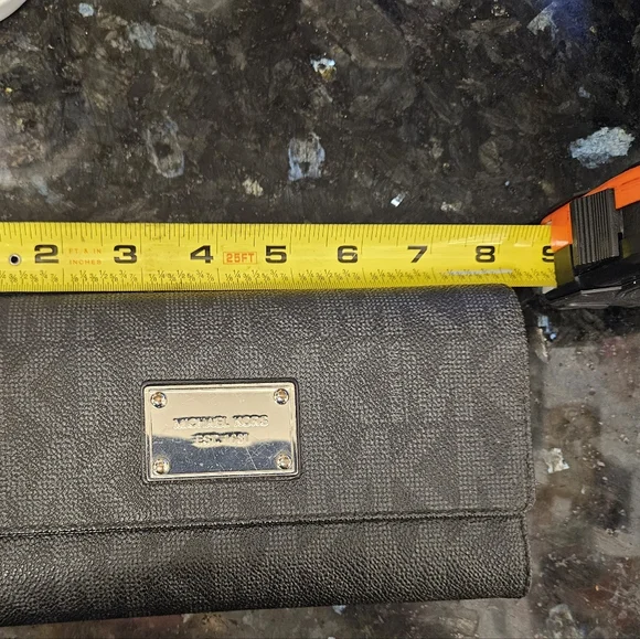 Michael Kors Trifold Wallet - Picture 12 of 13